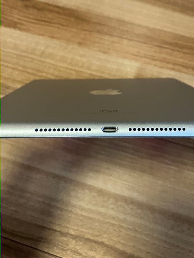 iPad第6世代 9.7インチ 128GB MR7K2J/A WiFi シルバー