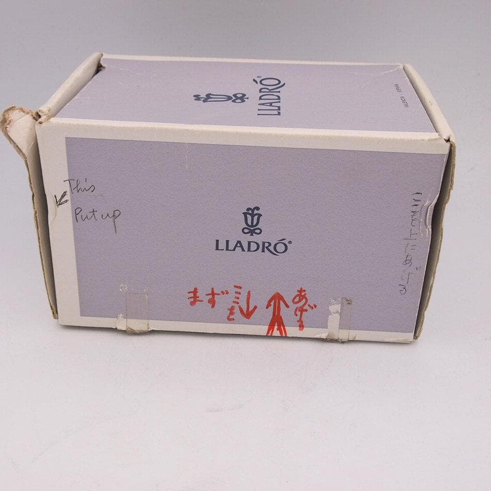 リヤドロ　Lladro No.5467 五月の花 May Flowers