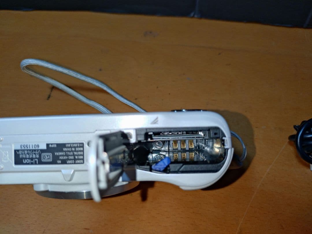 美品 SONY DSC-HX10V サイバーショット デジタルカメラ ホワイト