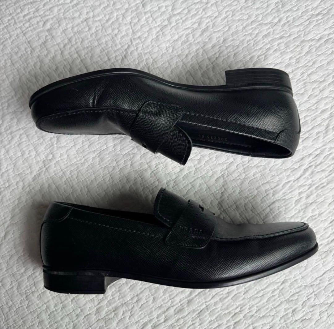 美品 高級 PRADA サフィアーノ ローファー ロゴ黒 レザー 25.5cm