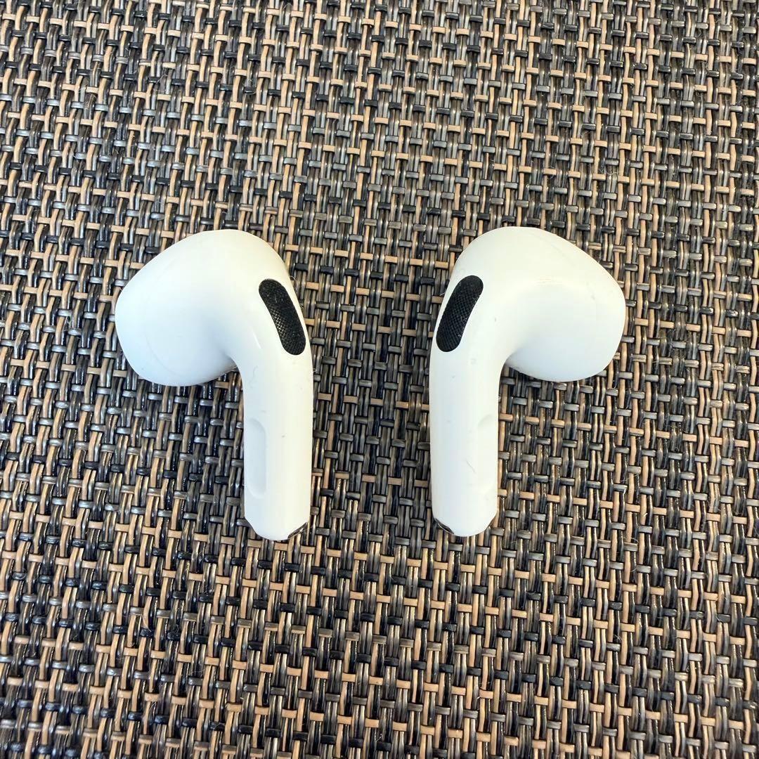 美品⭐️AppleAirPods4 USB-C充電ケース付き ワイヤレスイヤホン