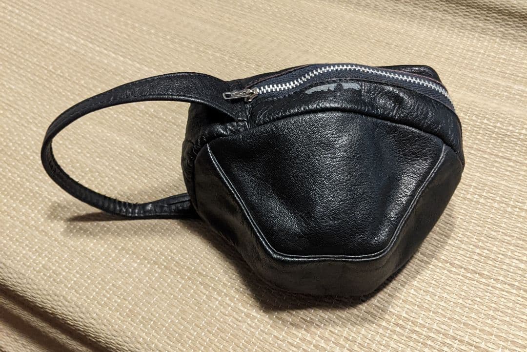 ⑦ニコン　Nikon EM 　一眼レフカメラ