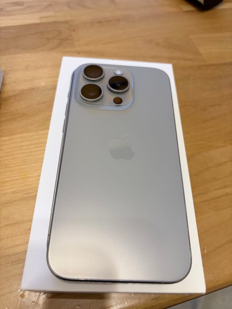 iPhone 15 Pro 128gb ナチュラルチタン　simフリー