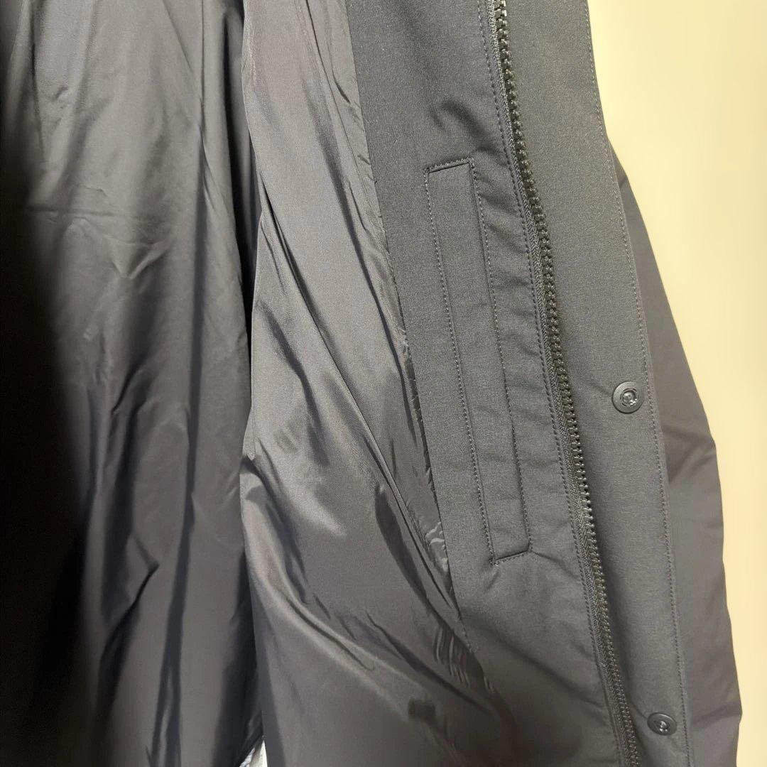 ユニクロ　シームレスダウンジャケットＬ　ブラック