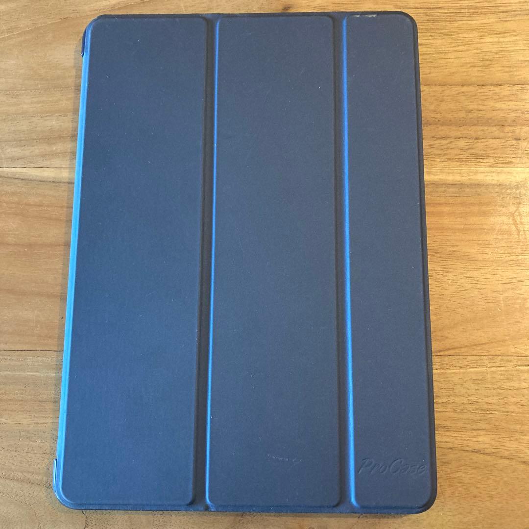 iPad6 32G Wifi シルバー 充電器、カバ-(自動スリープ機能付き)