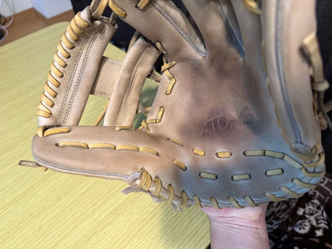 アトムズ　硬式用グラブ