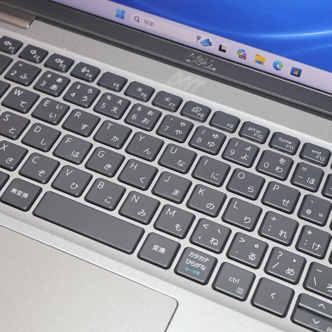 小型＆軽量Win11公式対応11世代Corei7/メ16G/SSD/無線/カメラ