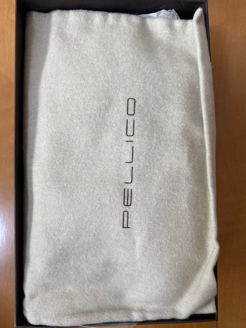 値下げしました！PELLICO スタッズフラットシューズ