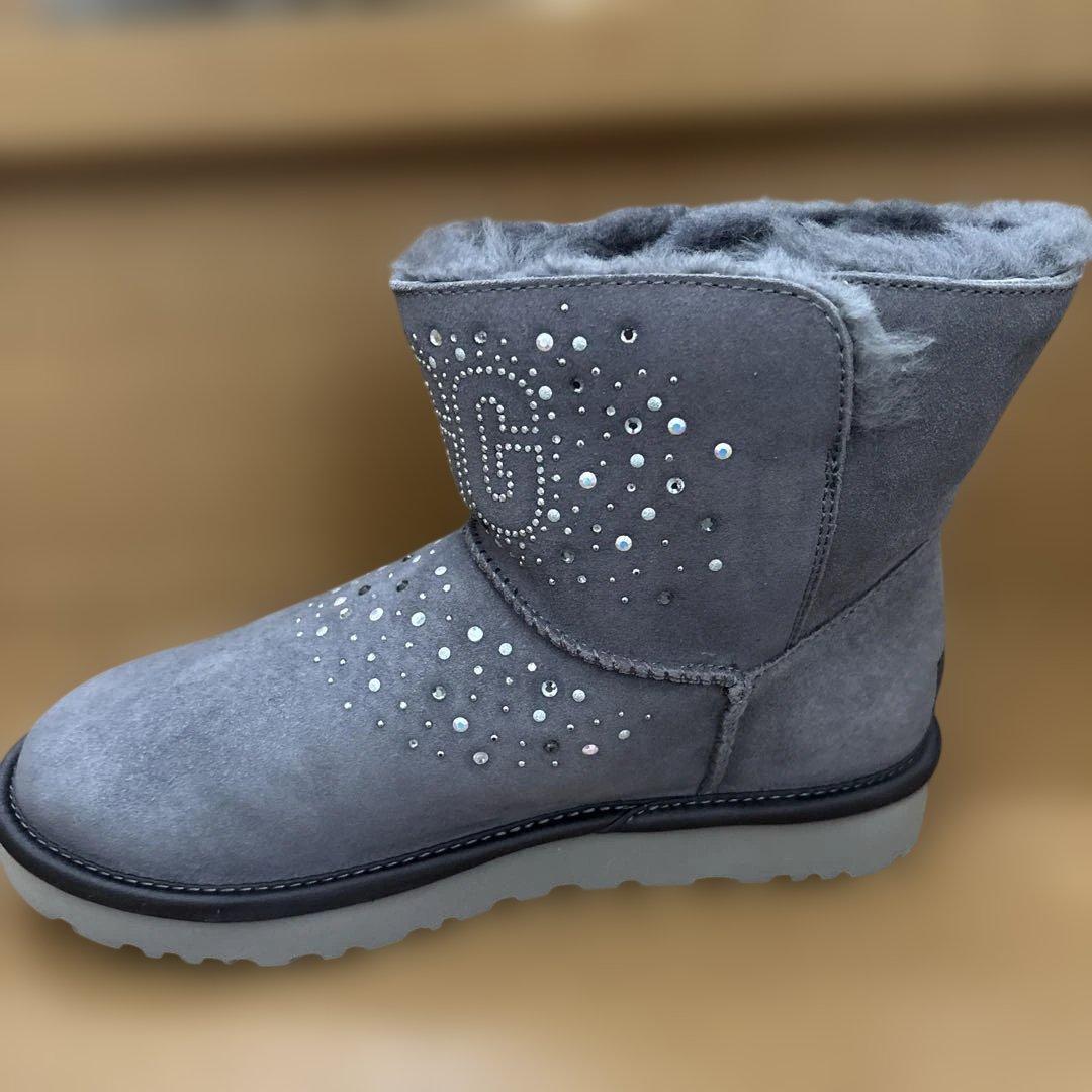 未使用　UGG ショートブーツ　25cm