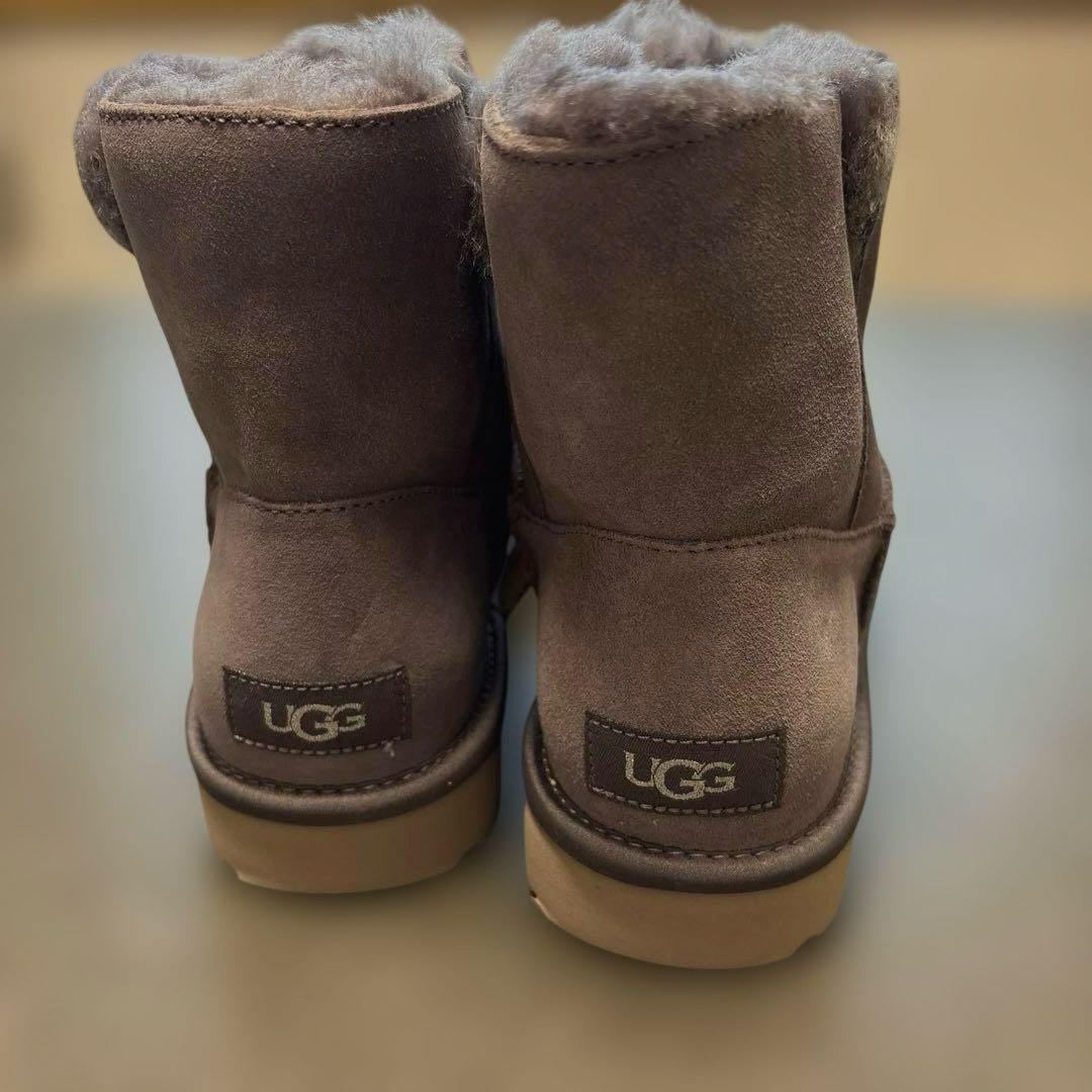 未使用　UGG ショートブーツ　25cm