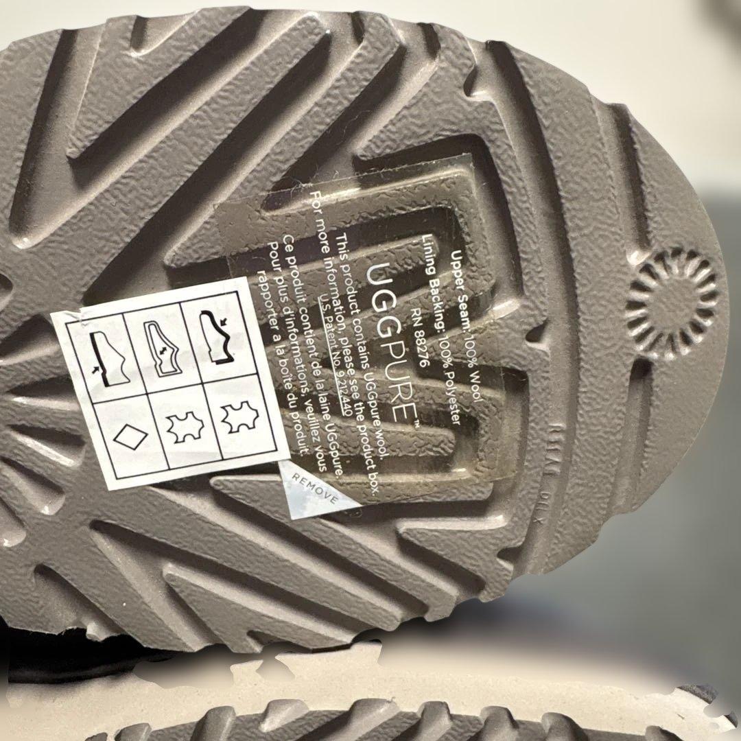 未使用　UGG ショートブーツ　25cm