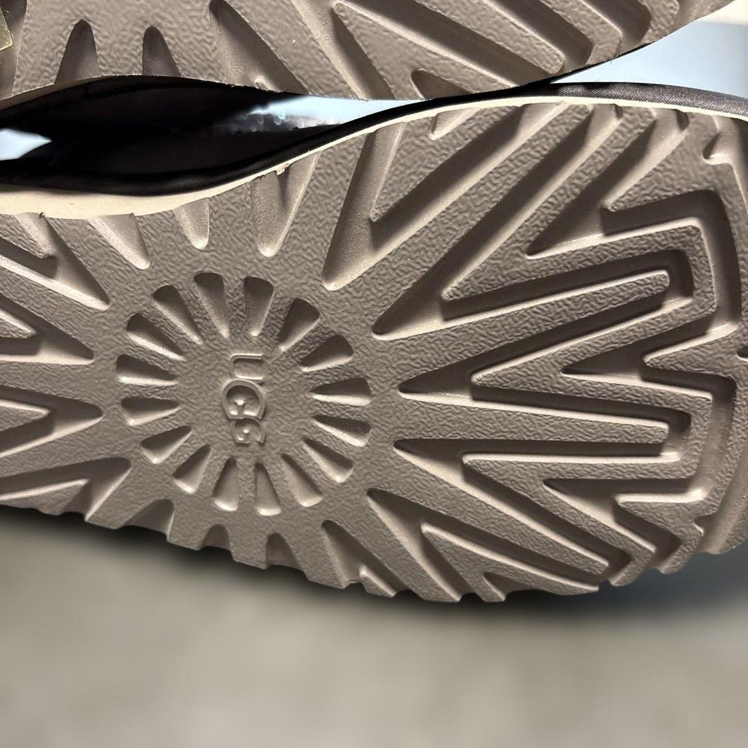 未使用　UGG ショートブーツ　25cm