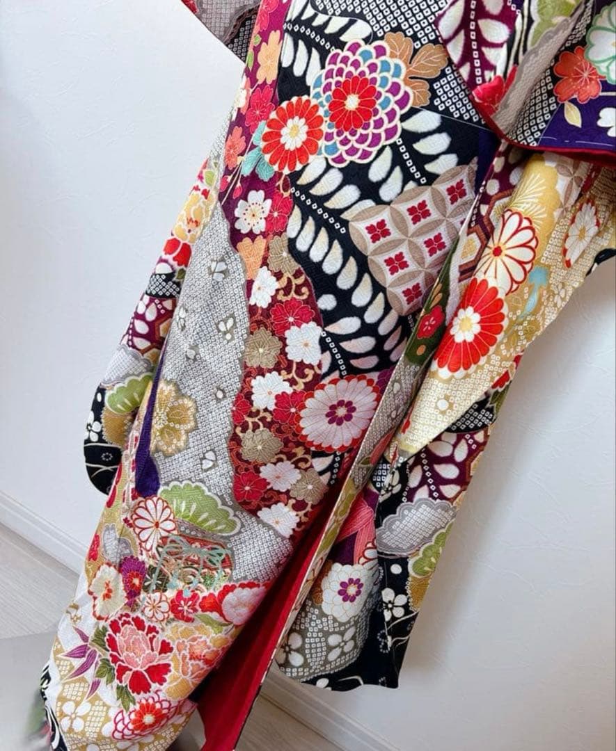 未使用品　正絹振袖フルセット　古典柄　華やかな花柄　成人式に