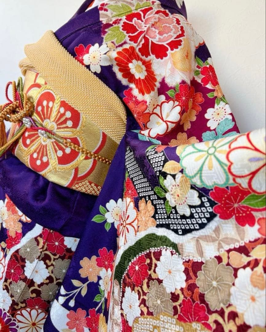 未使用品　正絹振袖フルセット　古典柄　華やかな花柄　成人式に