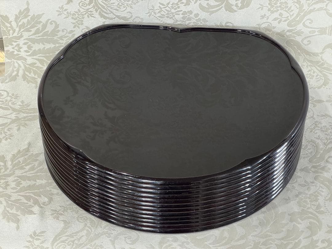 【ほぼ美品】懐石盆　半月盆　縁起の良い梅の花型　リバーシブル12枚セット