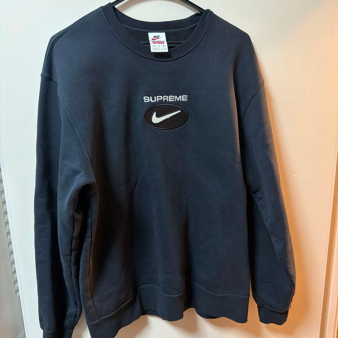 Nike Supreme コラボ　ブラック トレーナー