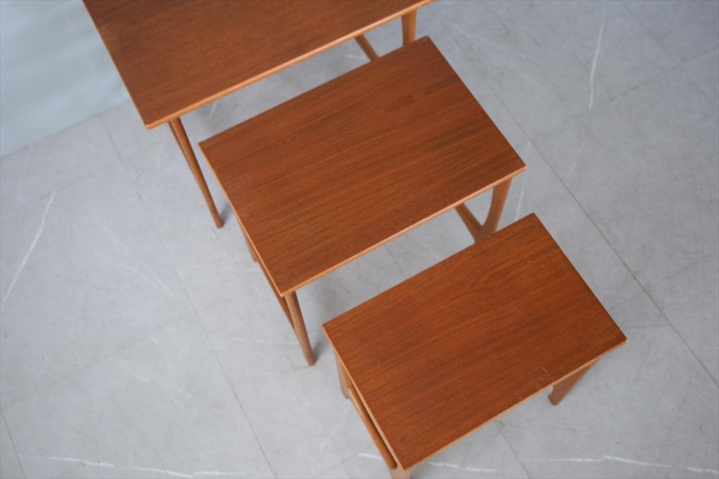 英国アンティーク木製ネストテーブル3台/収納式机/飾り棚/花台(92-85)