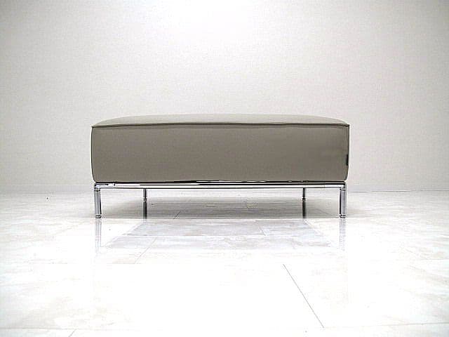 展示品　アルモニア　総革オットマン「Stilla」　11.9万円　本革オットマン