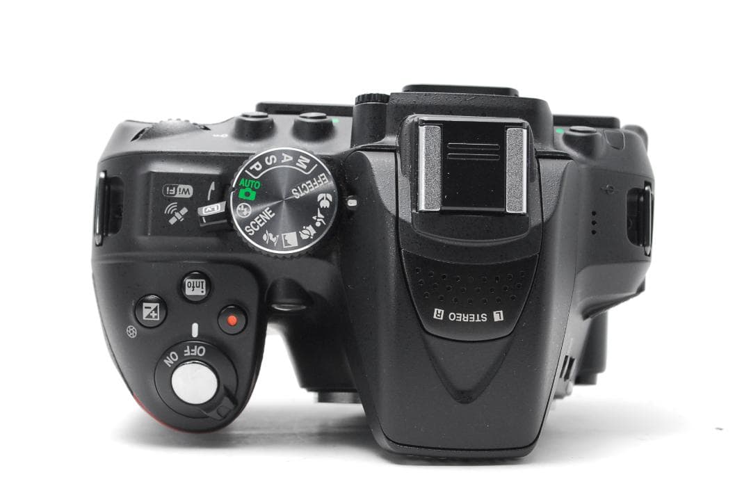 【美品】Nikon D5300 近くも遠くも撮れる万能レンズ WiFi搭載