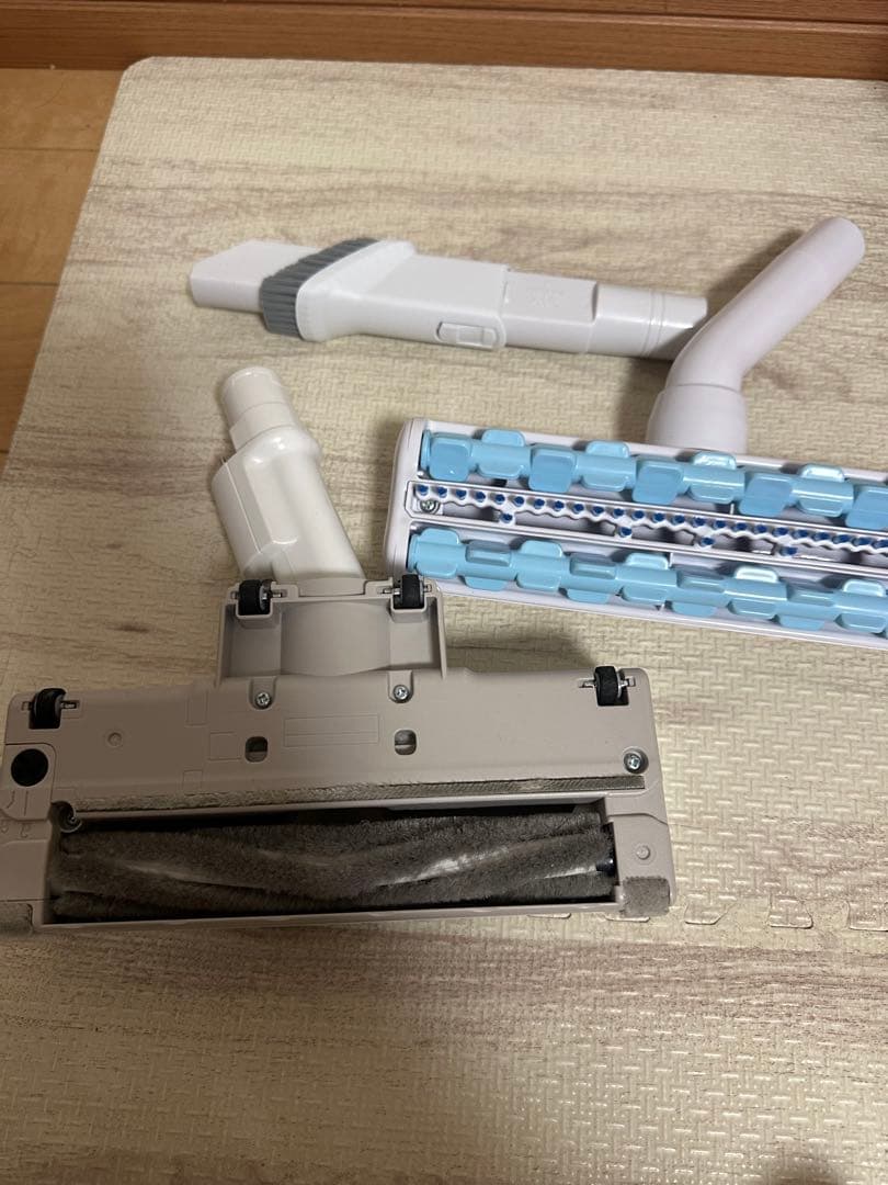 【中古美品・動作確認済】パナソニック 充電式掃除機 MC-NX810KM