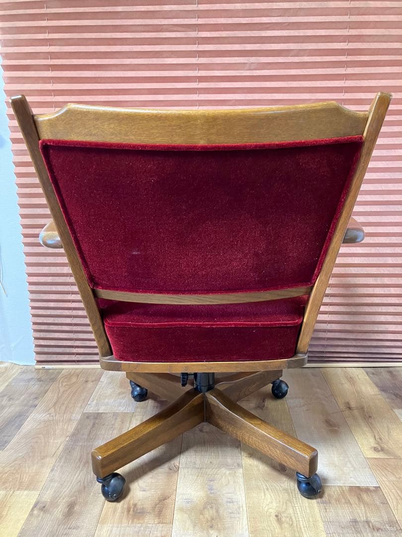カリモク　コロニアルデスクチェアー　レッドモケット　アーム付き