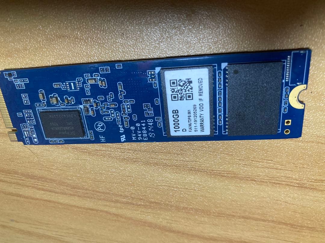 シーゲイト8TB HDD＋ジャンク扱いSSD 4つ