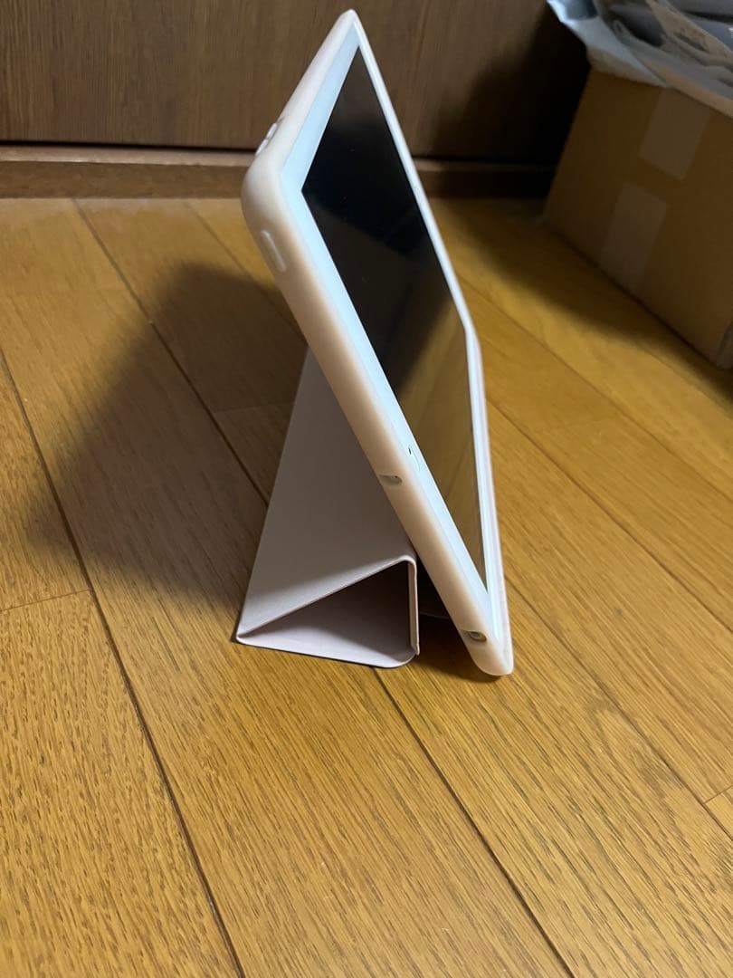 iPad(第5世代)ゴールド WiFi+Cellularモデル 32GB