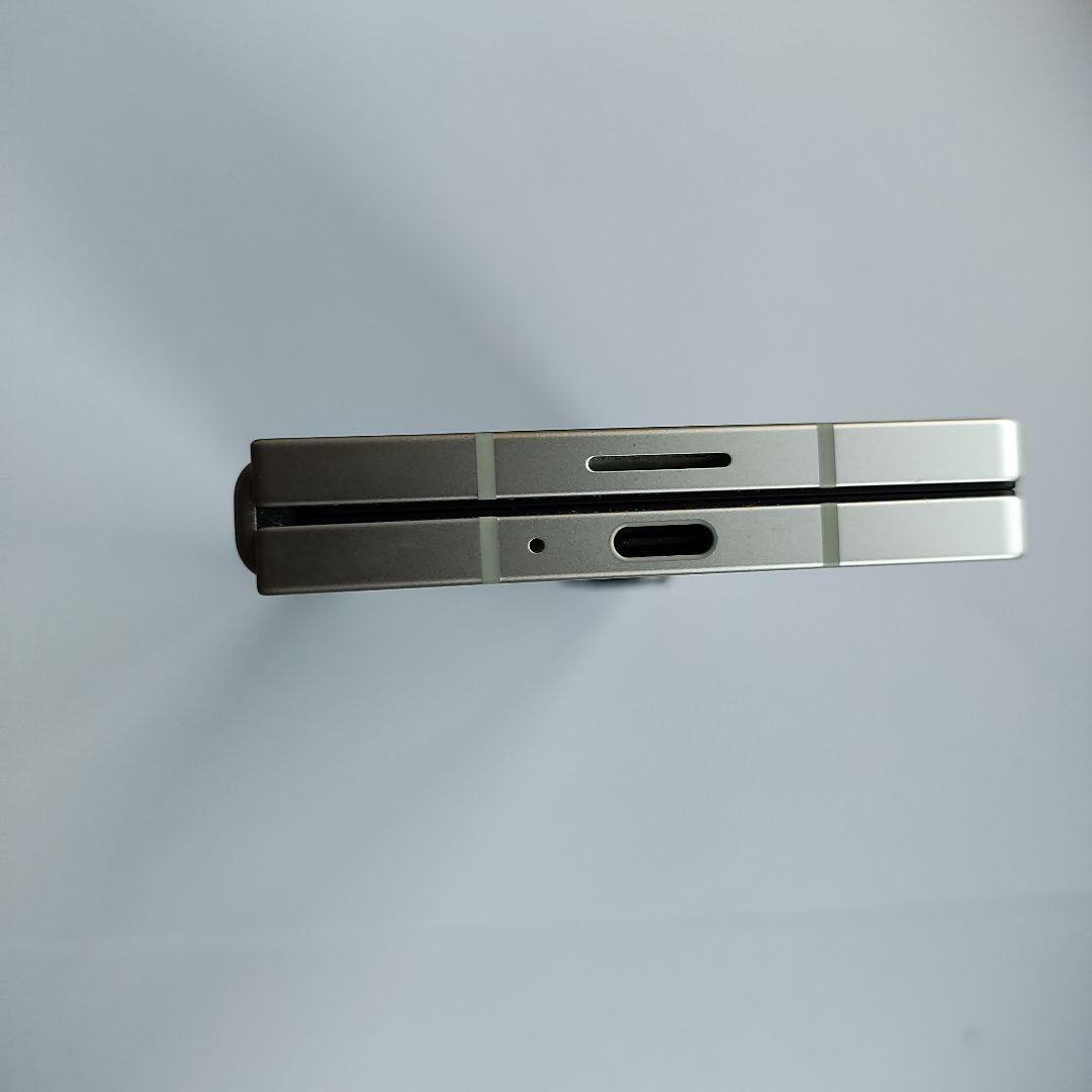 Samsung Galaxy Z Fold6 本体 ホワイト　ケース付き