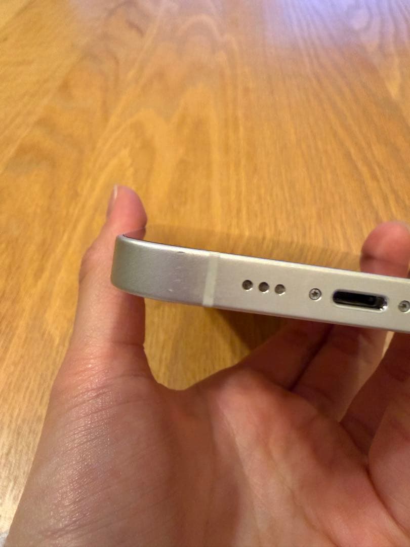 Apple iPhone 14 ホワイト 本体 充電ケーブル付き