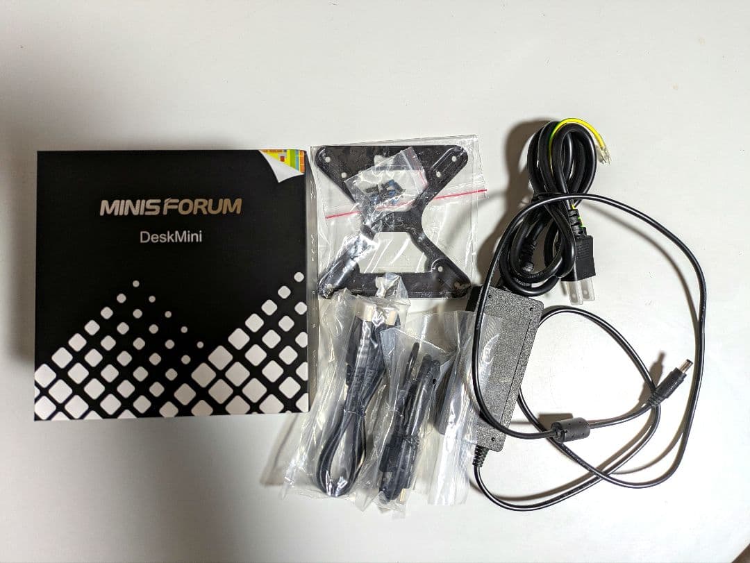 MINISFORUM UM250 ミニPC RAM 8GB SSD 250GB