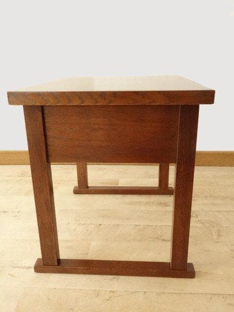 北海道手作り家具　ナラ材　マルチサイドテーブル　 ミニデスク　ソファーの隣に