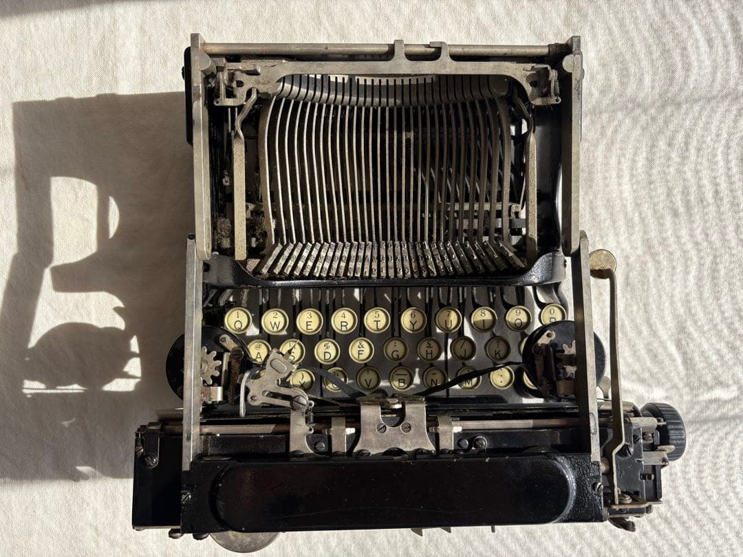 アンティーク　CORONAタイプライター