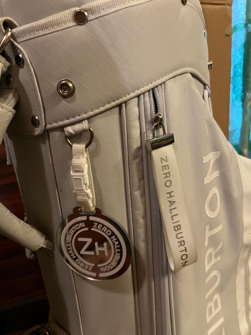 ZERO HALLIBURTON 軽量キャディバッグ ライトグレー