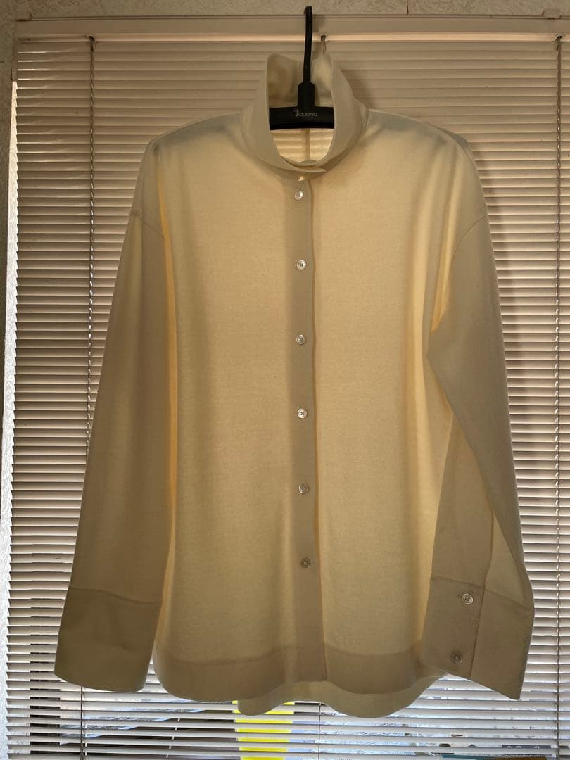 RHERE ウールブラウス　アイボリー