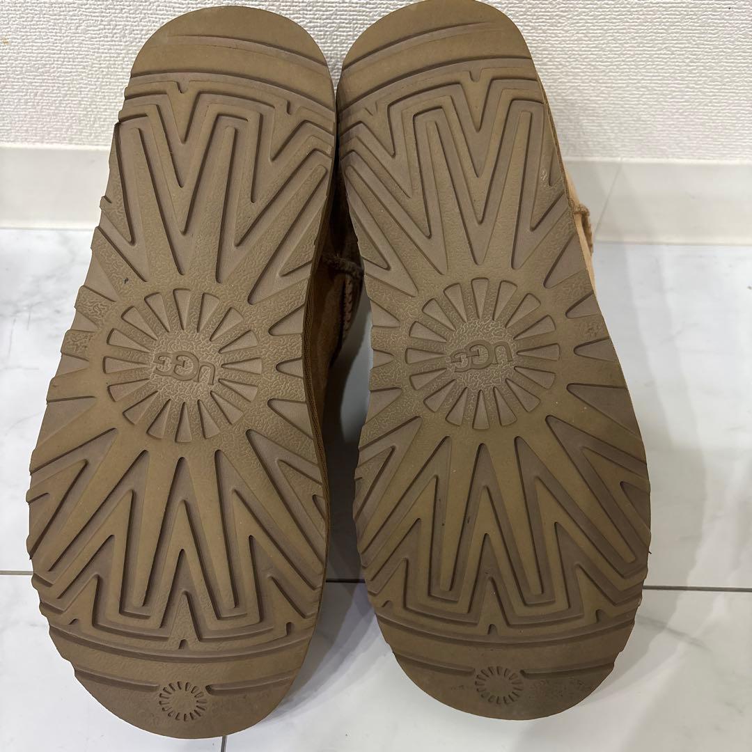 UGG ベージュ ムートンブーツChestnut クラシック　ウルトラミニ