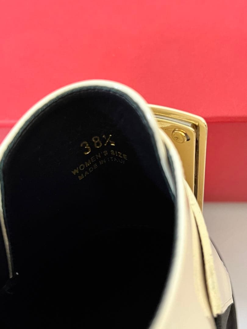 ロジェヴィヴィエ ローファー エナメル オフホワイト 38.5