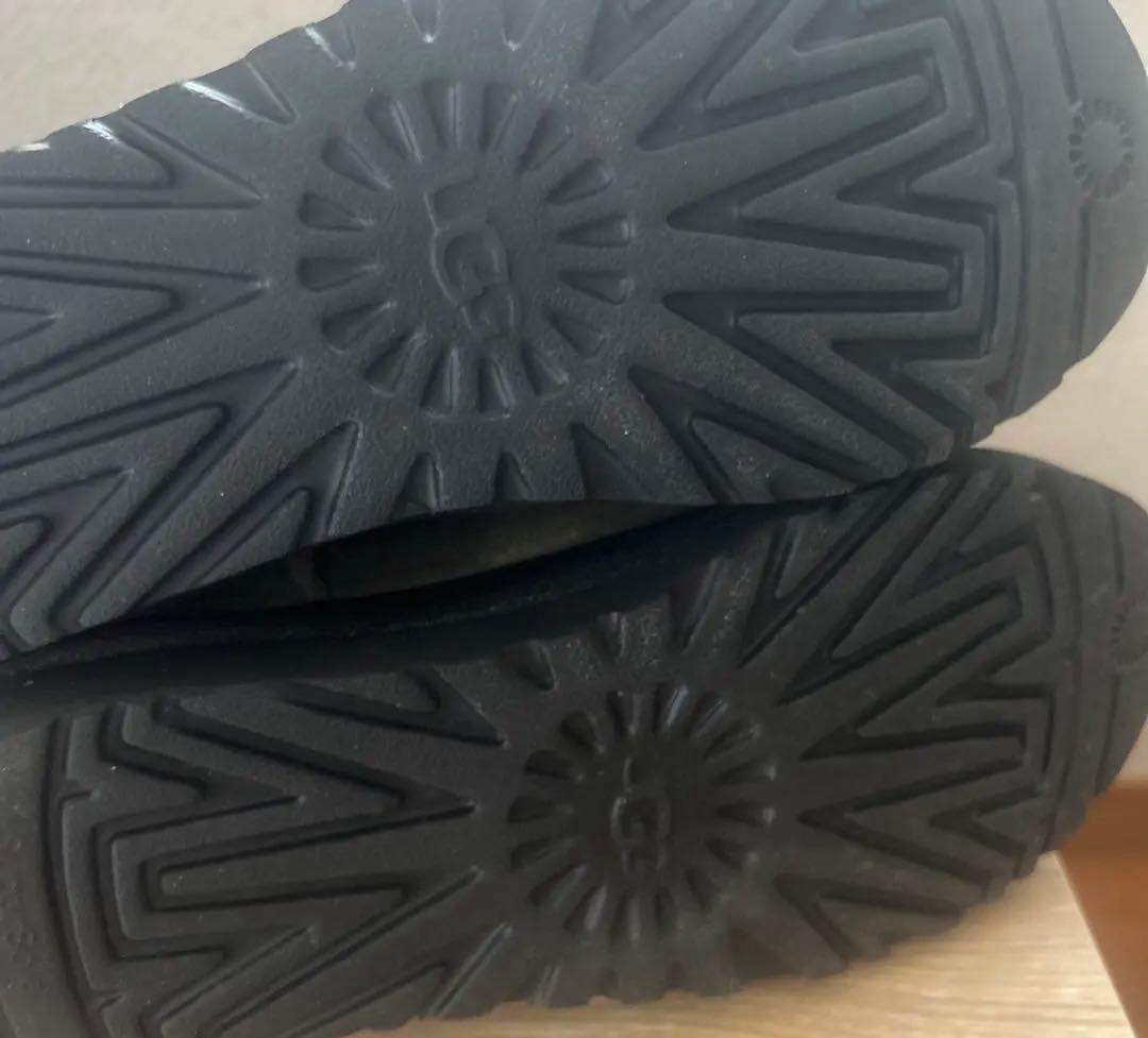 UGG クラシックミニジッパー　カーキ限定24cm美品