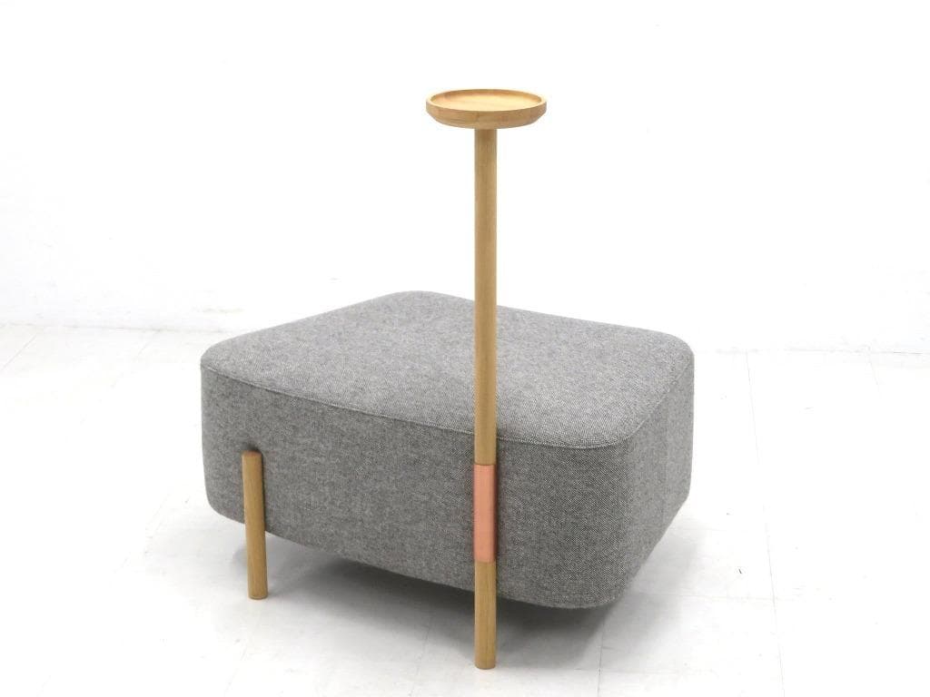 展示品　カリモク　ドラドラ　北欧　オーク材　ソファ サイドテーブル付き　店舗什器