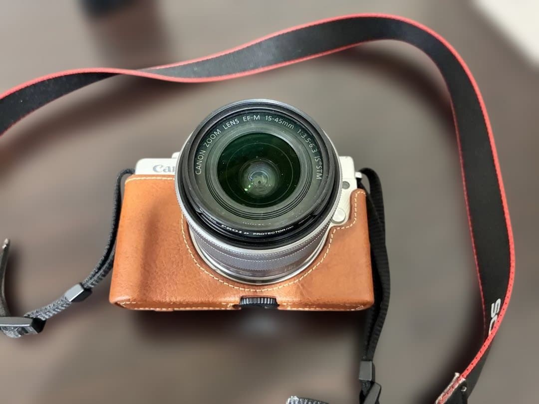 Canon EOS M100 ミラーレス一眼 ダブルレンズキット