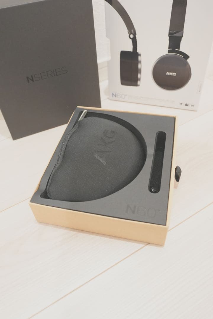 AKG N60 ノイズキャンセリングヘッドフォン ブラック