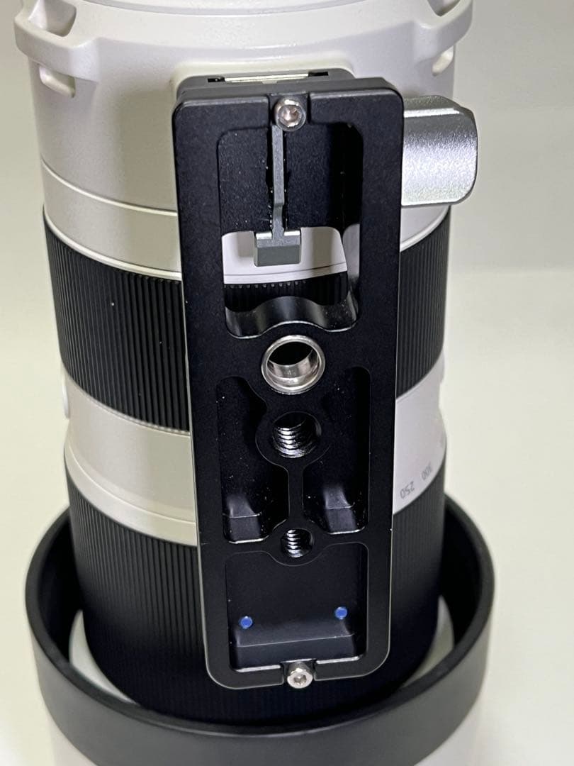 SONY FE 200-600mm F5.6-6.3 G OSSレンズフット付き