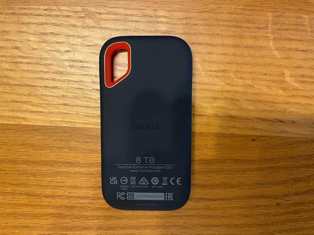 SanDisk SSD 外付け 8TB 読出最大1050MB/秒