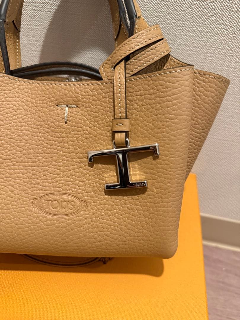 極美品！TOD'S レザーバッグマイクロ　キャメル