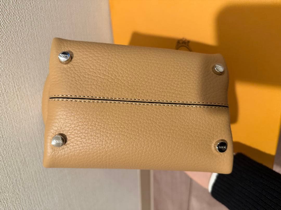 極美品！TOD'S レザーバッグマイクロ　キャメル
