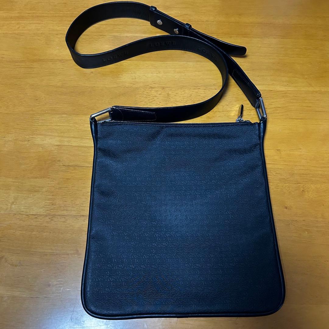 レイくんLOEWE ロエベ リピートアナグラム ショルダーバッグ ブラック