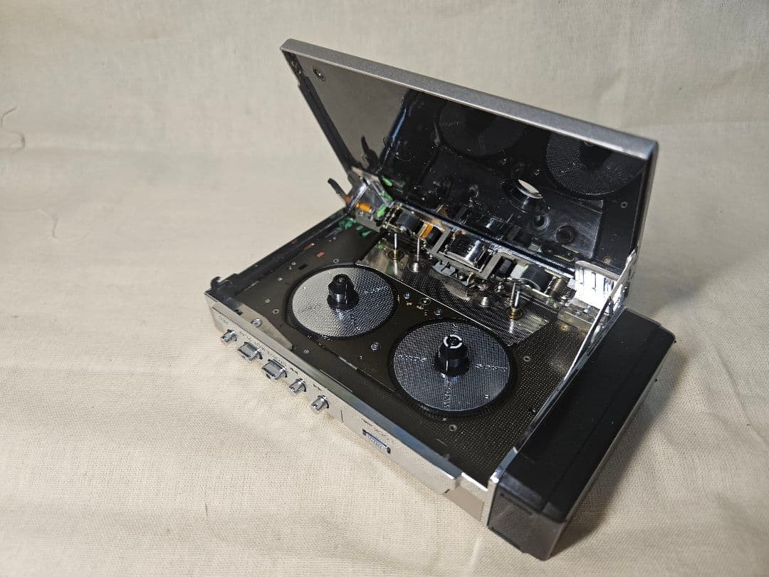 整備済み動作美品 WM-F202 カセットウォークマン　ポータブルプレイヤー