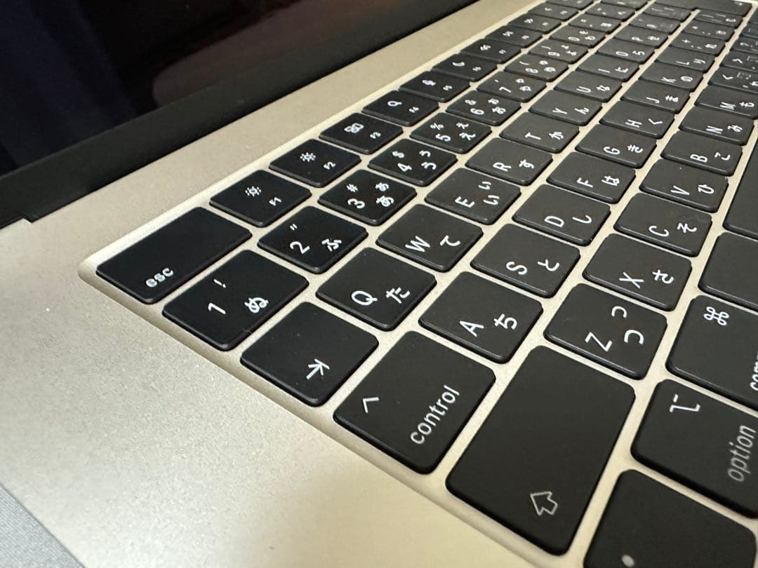 MacBook Air M2 8GB 15インチ