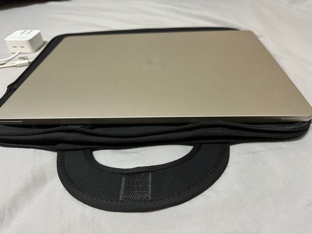 MacBook Air M2 8GB 15インチ