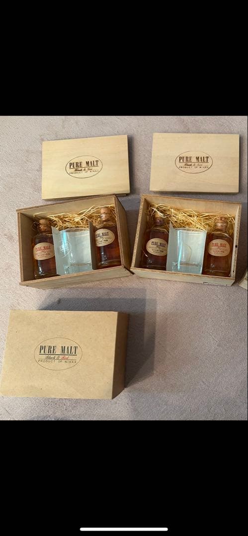 ピュアモルトウイスキー 2本セット グラス付き　2箱