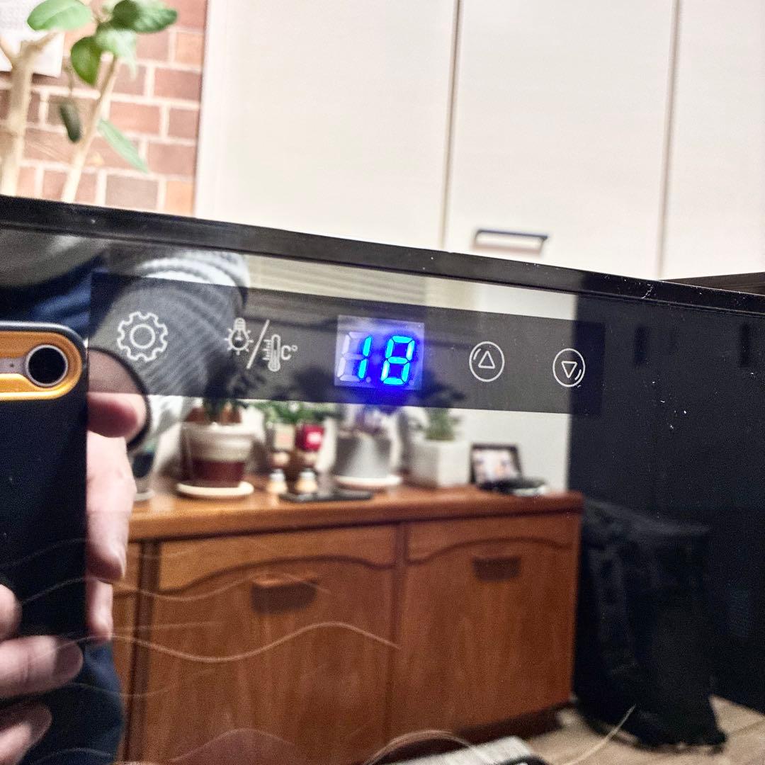 【美品】WIE ワインセラー 18本収納 WIWCJC18BADX